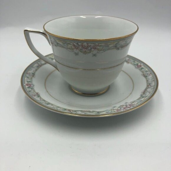 Vintage Mikasa Teacup and Saucer Set Fine China LAC27 Japan Mornay White - Picture 3 of 14
